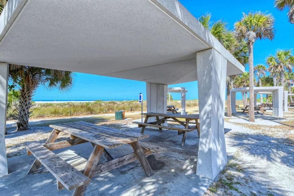 Canal 309 - Right In Siesta Key Village! Bagian luar foto