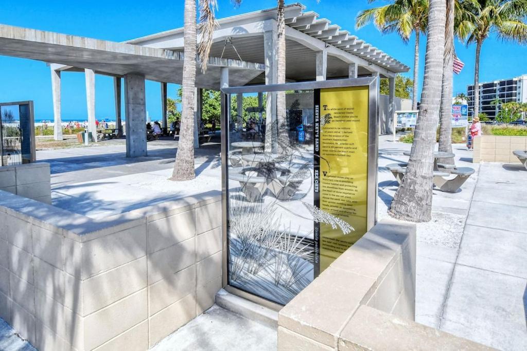 Canal 309 - Right In Siesta Key Village! Bagian luar foto