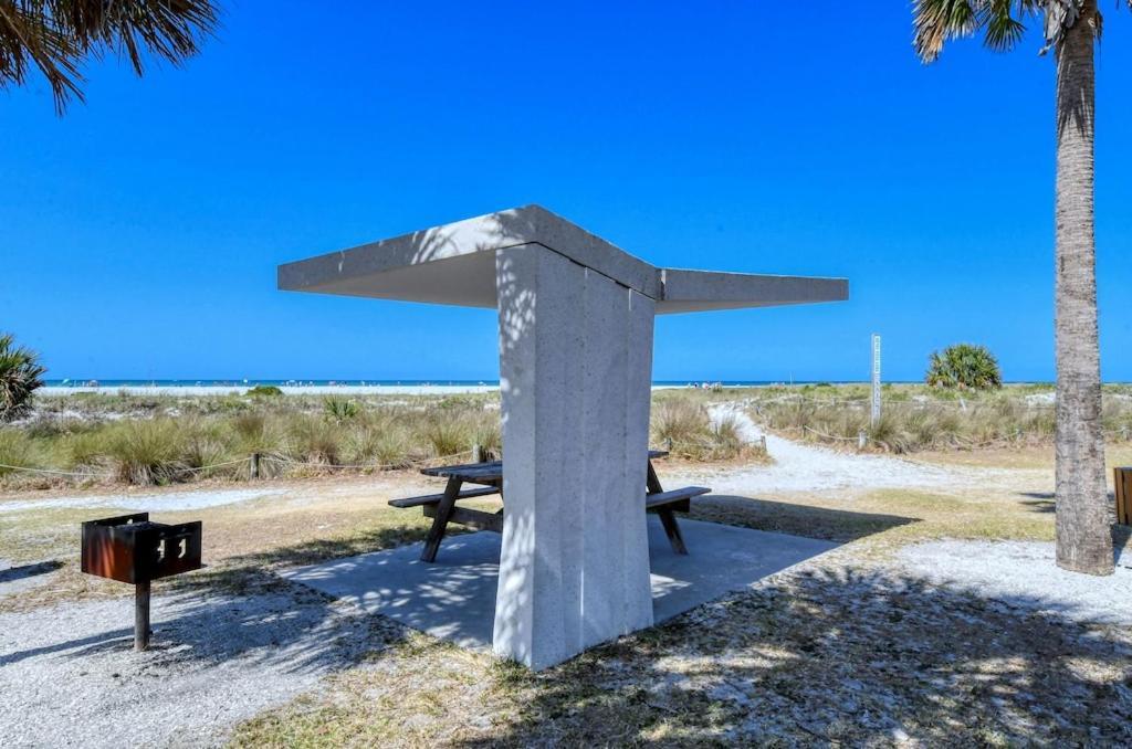 Canal 309 - Right In Siesta Key Village! Bagian luar foto